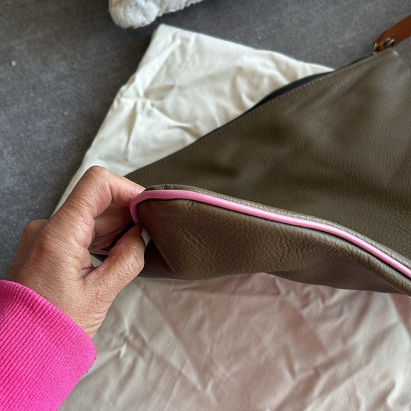 Parker Thatch Olive with Pink Piping Lee Hobo Bag with Slouchy Design - Picture 5 of 5